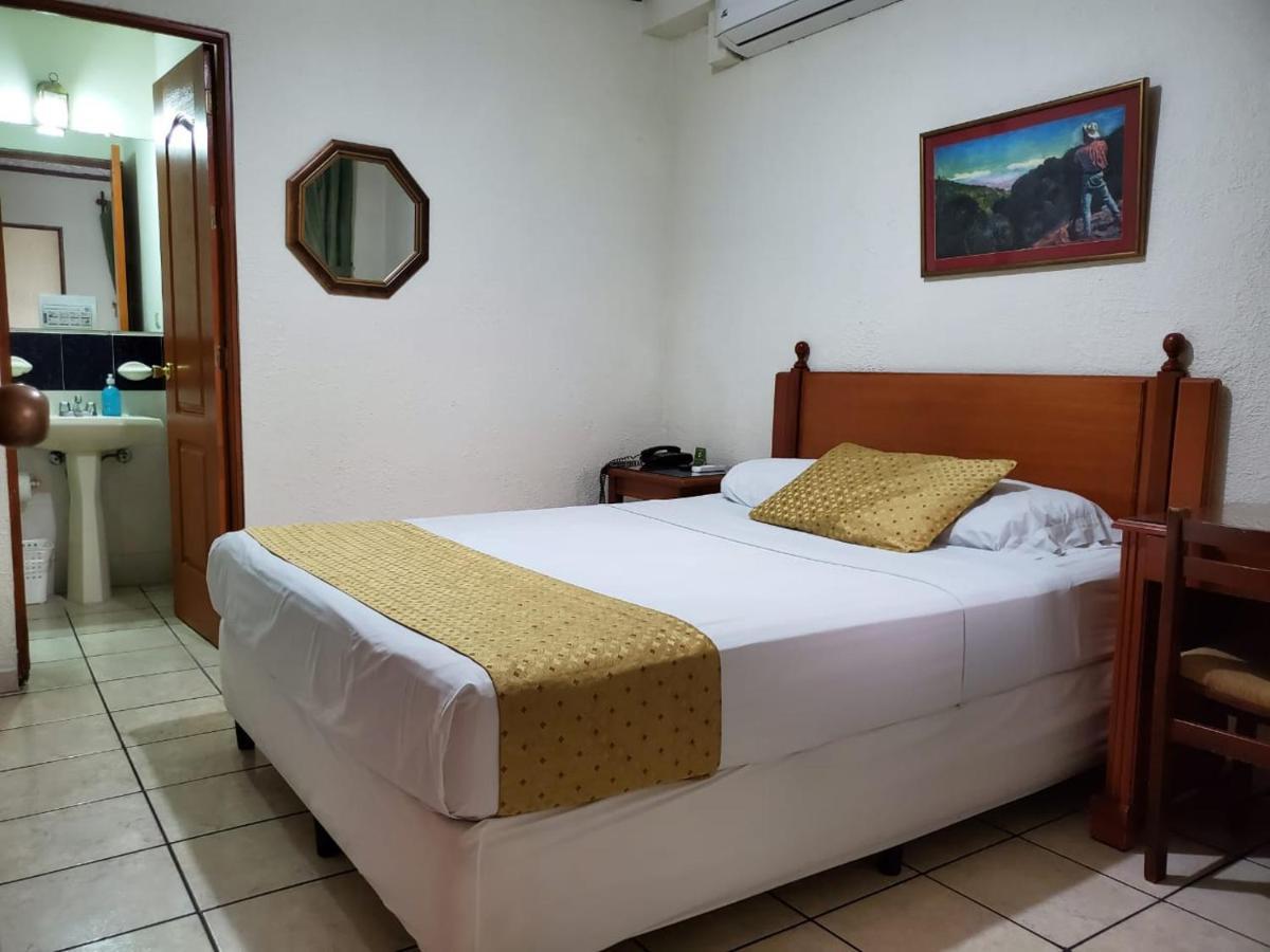 Hotel Villa Serena Escalon Сан-Сальвадор Екстер'єр фото