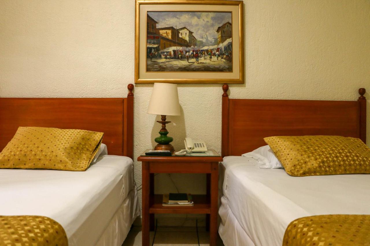 Hotel Villa Serena Escalon Сан-Сальвадор Екстер'єр фото